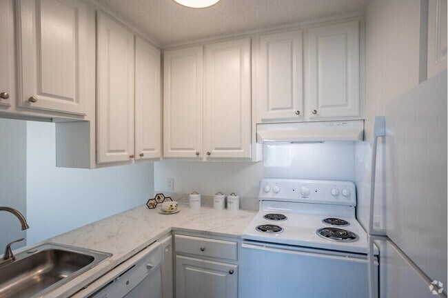 1005 Hickory Hill Ln in Nashville, TN - Building Photo - Building Photo