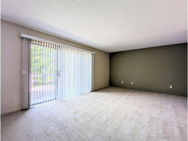 14260 Empire Ave in Apple Valley, MN - Building Photo - Building Photo