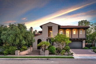 25400 Prado De Las Peras in Calabasas, CA - Building Photo - Building Photo