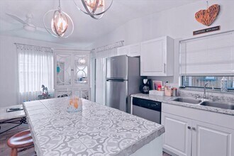 725 S Orlando Ave in Cocoa Beach, FL - Building Photo - Building Photo