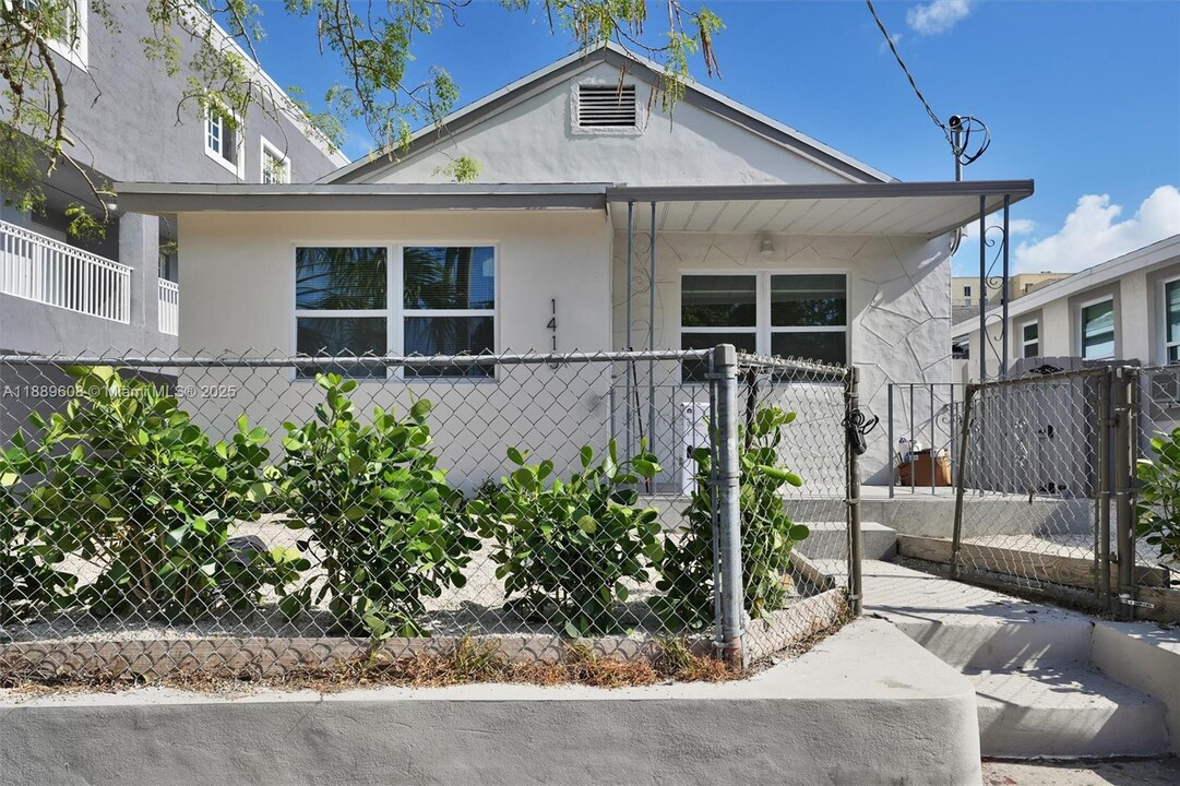 1413 SW 3rd St in Miami, FL - Building Photo