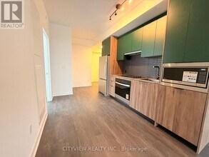 1007 The Queensway in Toronto, ON - Building Photo - Building Photo