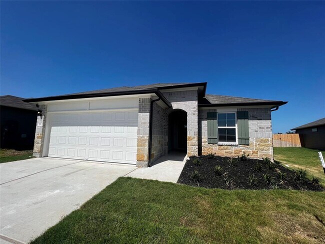 320 Belmont Pl in Lockhart, TX - Building Photo - Building Photo