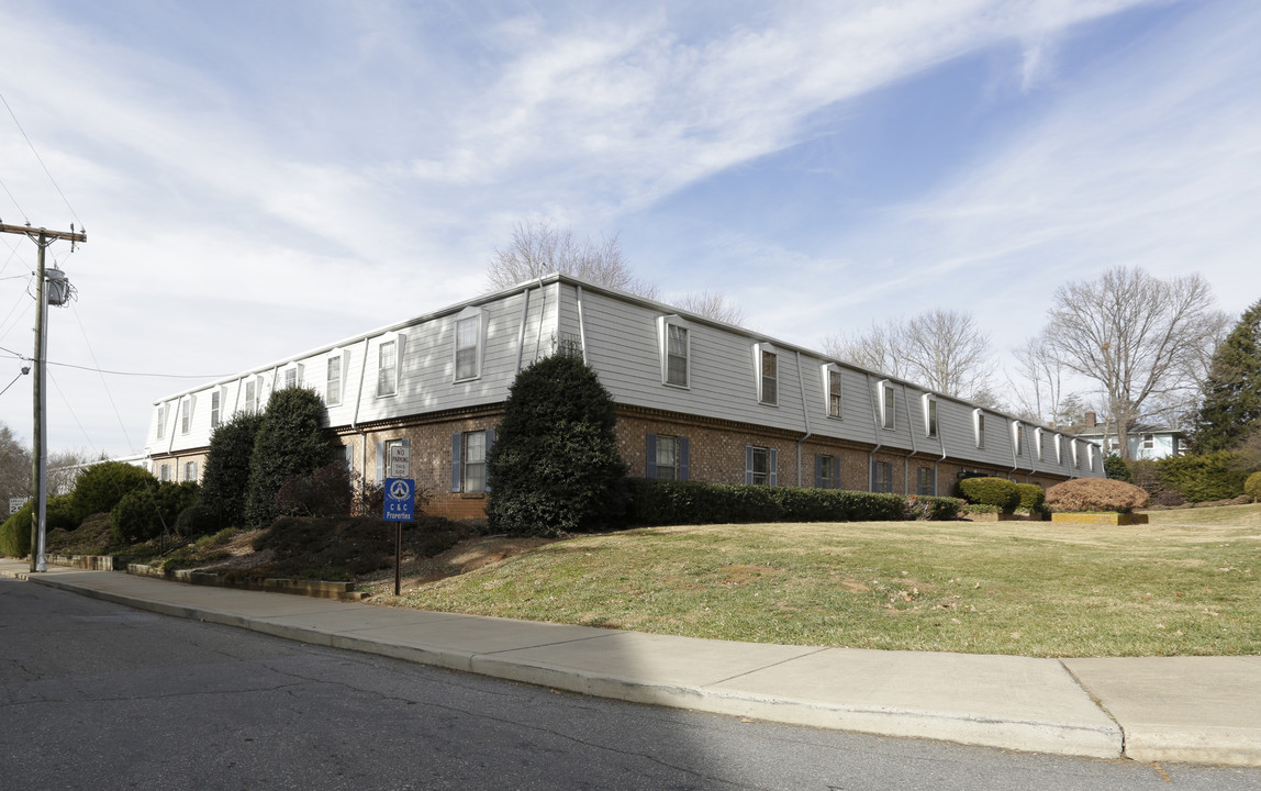 102 Furman Ave in Asheville, NC - Foto de edificio