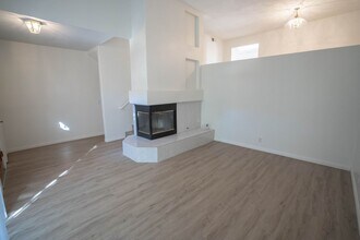 25702 Holiday Cir in Stevenson Ranch, CA - Building Photo - Building Photo