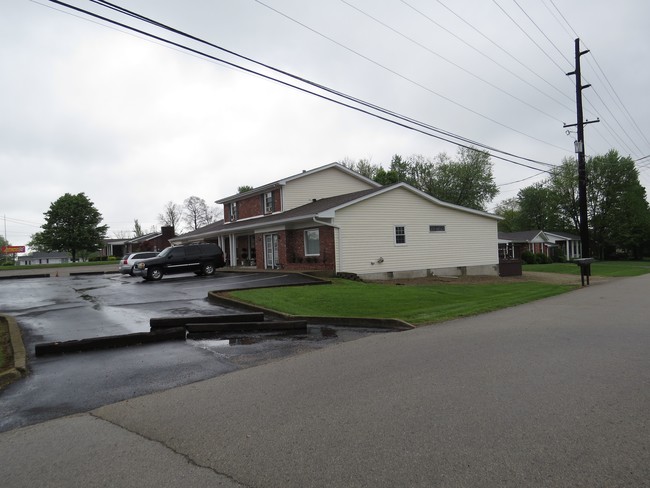 771 N Bardstown Rd in Mount Washington, KY - Building Photo - Building Photo