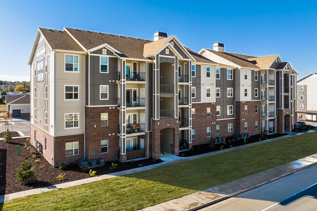 Wingspan in West Haven, UT - Foto de edificio - Building Photo