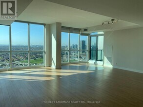 3985 Grand Park Dr in Mississauga, ON - Building Photo - Building Photo