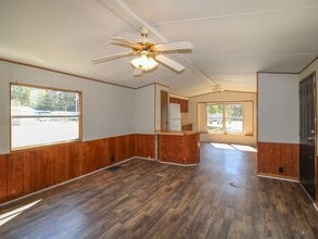 166 Cameron Cir in Muscle Shoals, AL - Building Photo - Building Photo