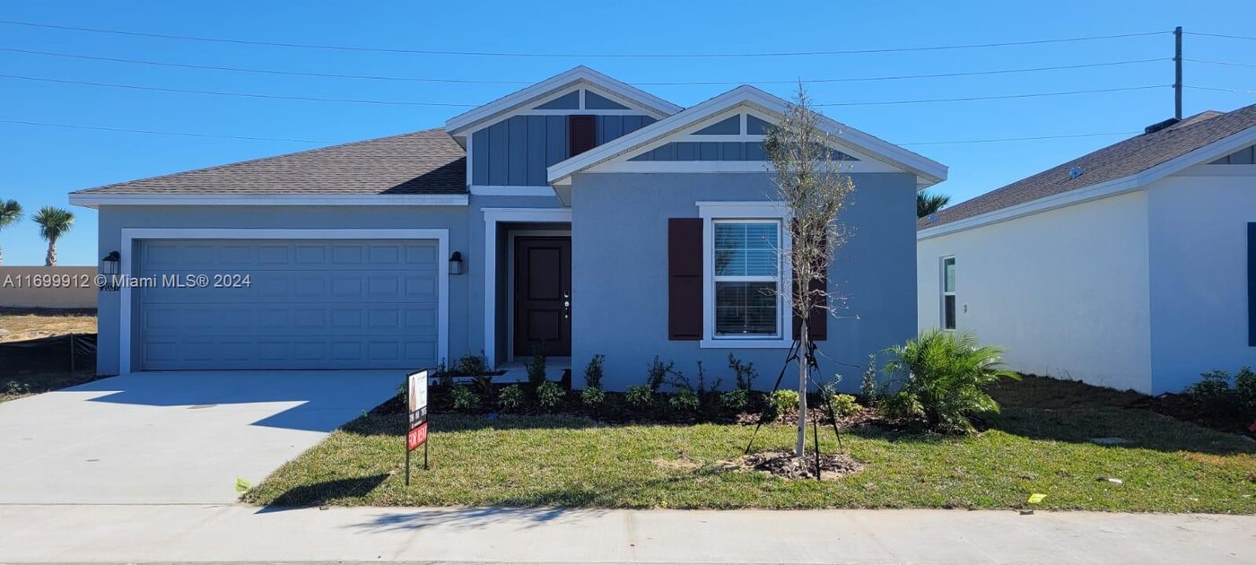 2031 Punch Bowl Ave in Davenport, FL - Building Photo