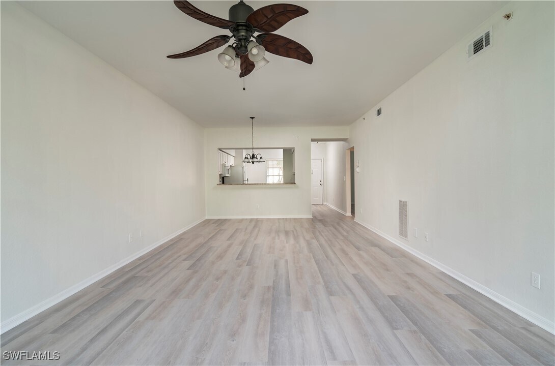 3245 Cypress Glen Way in Naples, FL - Building Photo