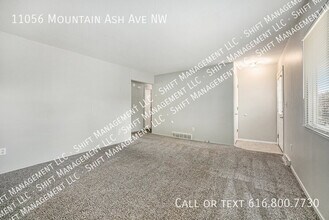 11056 Mountain Ash Ave NW in Grand Rapids, MI - Building Photo - Building Photo