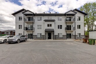 133 Arsène Rue in Victoriaville, QC - Building Photo - Building Photo