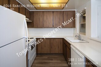 6046 Rancho Mission Rd in San Diego, CA - Foto de edificio - Building Photo