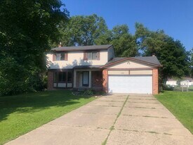 10255 Wayne Rd in Livonia, MI - Building Photo