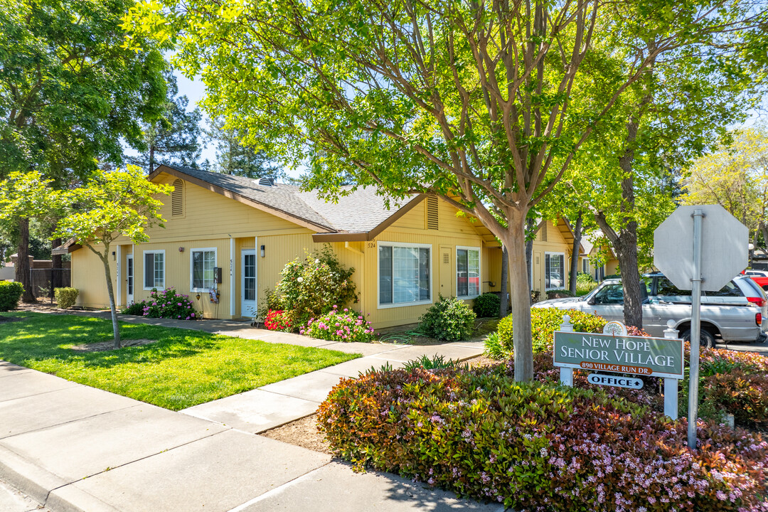 New Hope Senior Village Apartments 62 years+ in Galt, CA - Foto de edificio