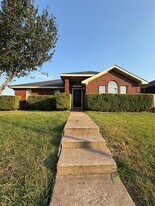 7420 Wild Brick Dr in Dallas, TX - Building Photo