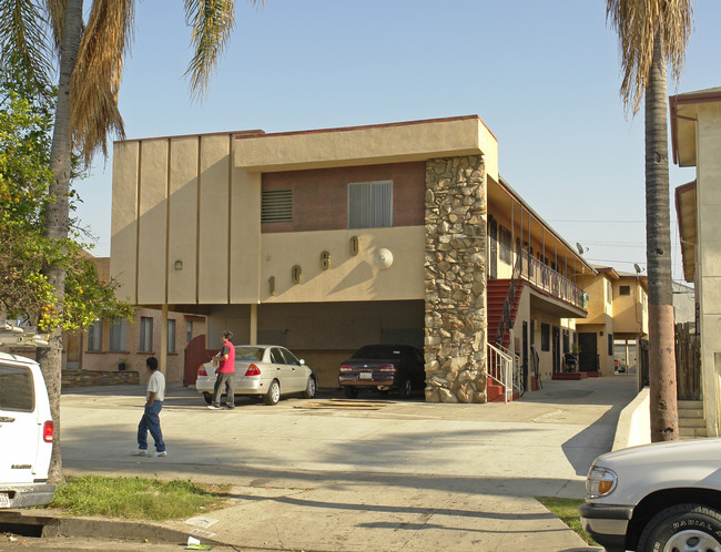 1060 S Norton Ave in Los Angeles, CA - Building Photo - Building Photo