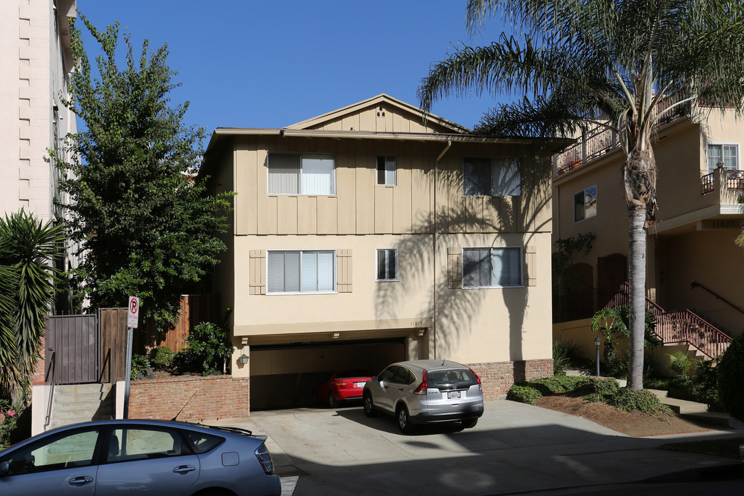 Dorothy Granville in Los Angeles, CA - Building Photo