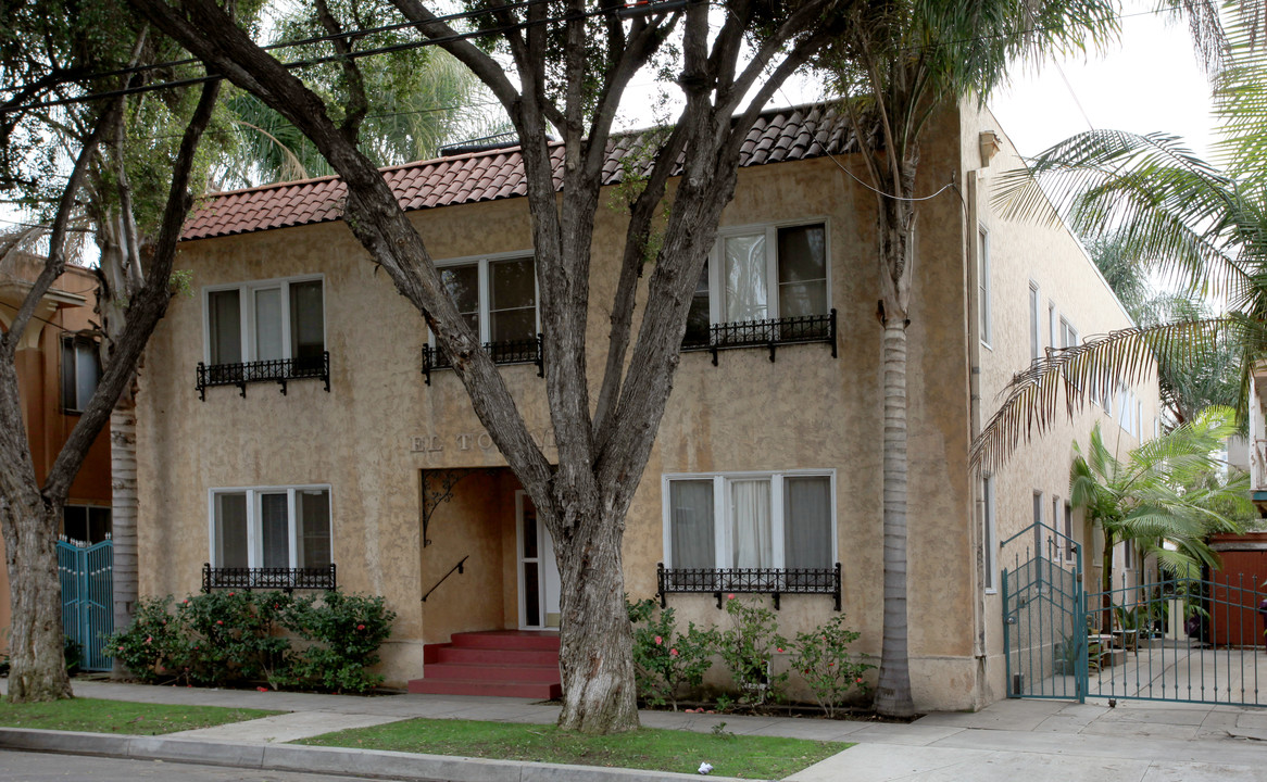 926 E Appleton St in Long Beach, CA - Building Photo