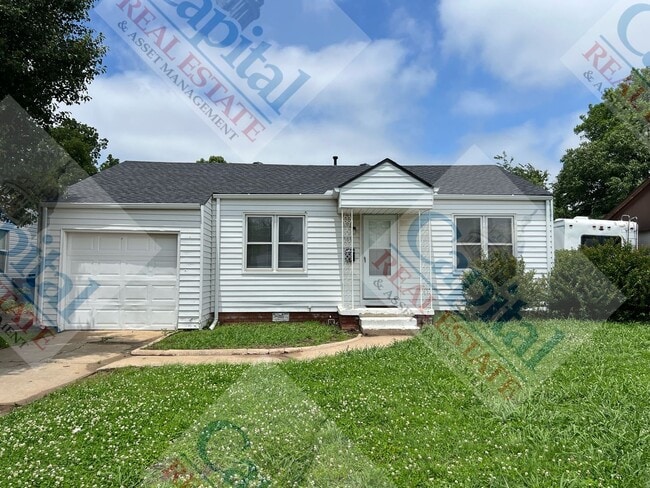 305 E Douglas Dr