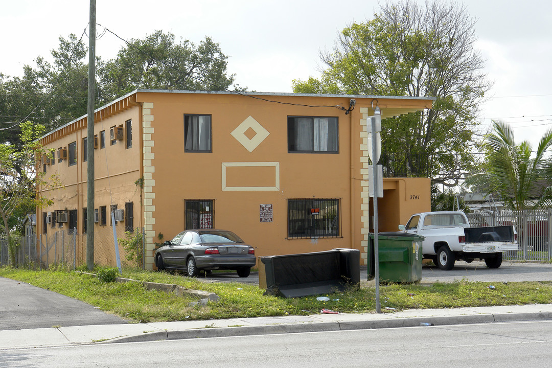 3741 NW 22nd Ave in Miami, FL - Building Photo