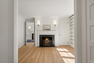 55 Loughlin Ave in Greenwich, CT - Building Photo - Building Photo