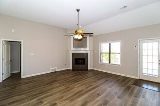 300 Mossy Springs Dr in Oakland, TN - Building Photo - Building Photo