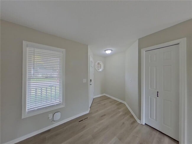 2990 Payne Ave in Little Canada, MN - Building Photo - Building Photo