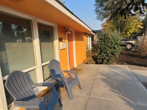 442 NE Hawthorne Ave in Bend, OR - Building Photo - Building Photo