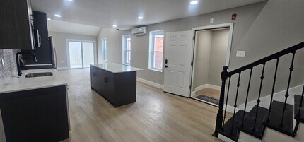 324 South St, Unit 3 in Philadelphia, PA - Building Photo - Building Photo