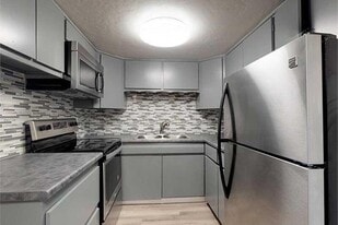 Park 16 Apartments in Aurora, CO - Building Photo