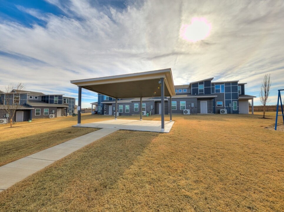 Lakeshore Landing in Ardmore, OK - Building Photo