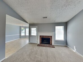 5867 Creekside Dr in Rex, GA - Building Photo - Building Photo