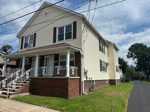416 W Atherton St in Taylor, PA - Building Photo - Building Photo