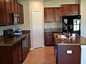 1606 Redmond Brook Ln in Ruskin, FL - Building Photo - Building Photo