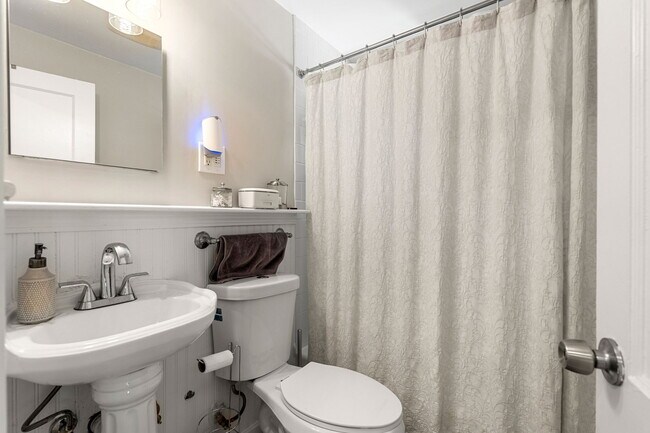 39 Grew Hill Rd, Unit 2 Beds Plus office Unit in Boston, MA - Building Photo - Building Photo