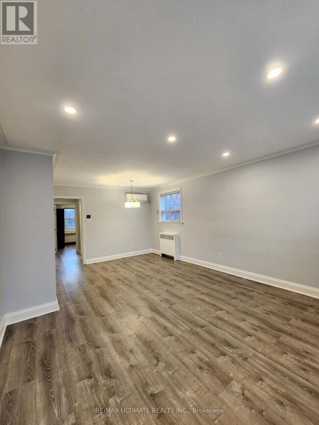 4 Gaylord Dr in Toronto, ON - Building Photo - Building Photo