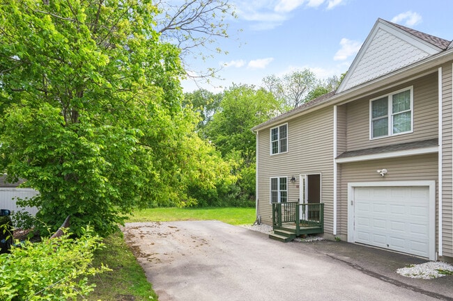 1 Eddy St in Webster, MA - Building Photo - Building Photo