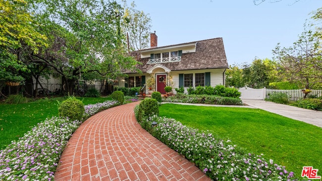 1625 Opechee Way in Glendale, CA - Building Photo - Building Photo