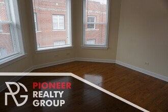849 W Cornelia Ave, Unit 2 in Chicago, IL - Building Photo - Building Photo