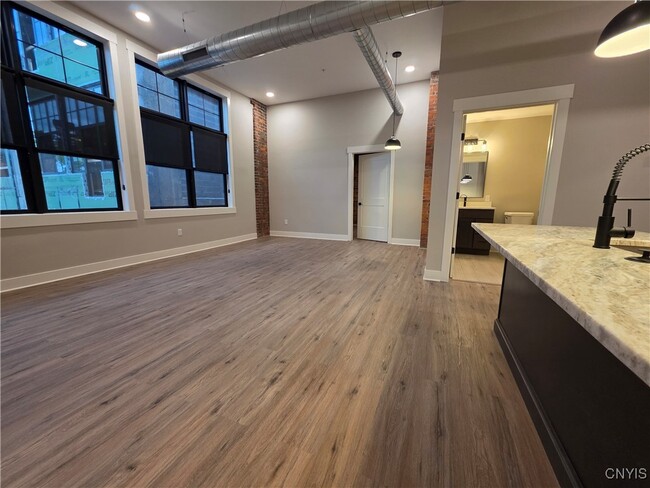 100 Buckley Rd in Liverpool, NY - Building Photo - Building Photo