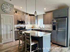 551 Battery Dr in Moses Lake, WA - Foto de edificio - Building Photo