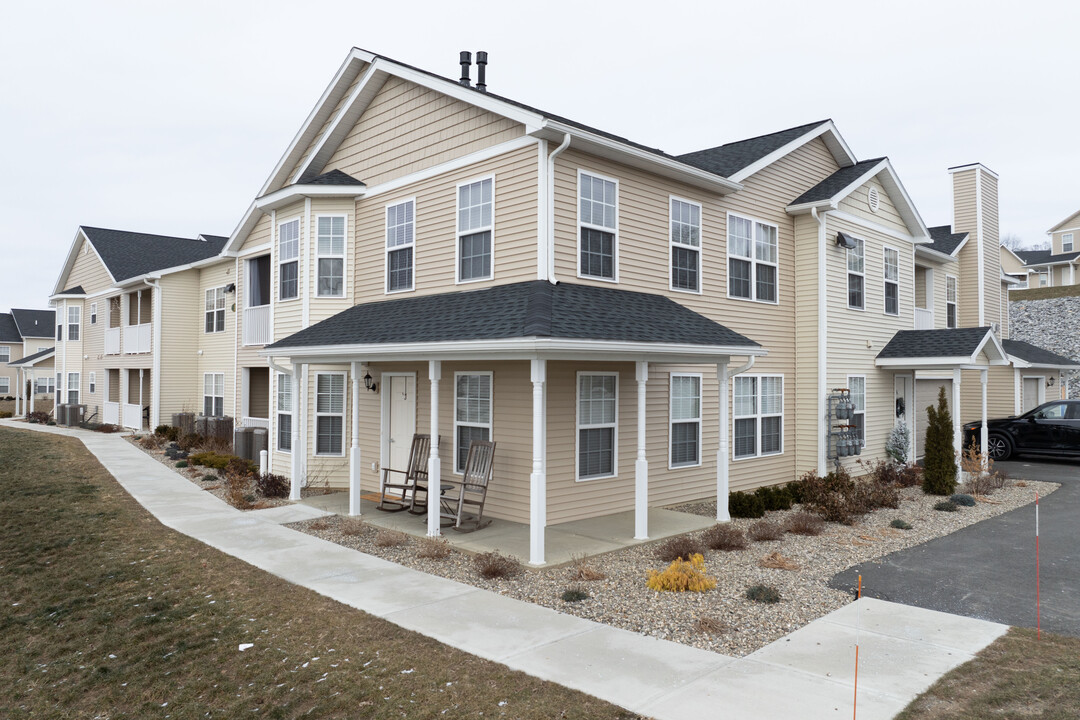 King's Isle North Apartments in Mechanicville, NY - Building Photo