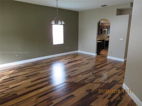 16764 NW 13th Ct in Pembroke Pines, FL - Building Photo - Building Photo