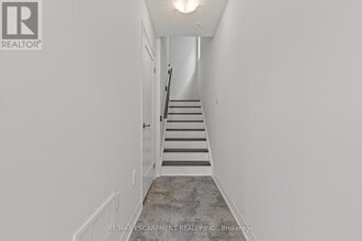 62 Pogie Dr in Welland, ON - Building Photo - Building Photo