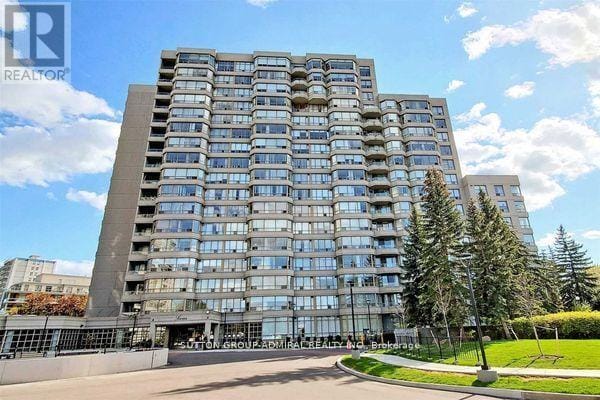 property at 7 Townsgate Dr