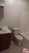 411 N Kenmore Ave in Los Angeles, CA - Building Photo - Building Photo