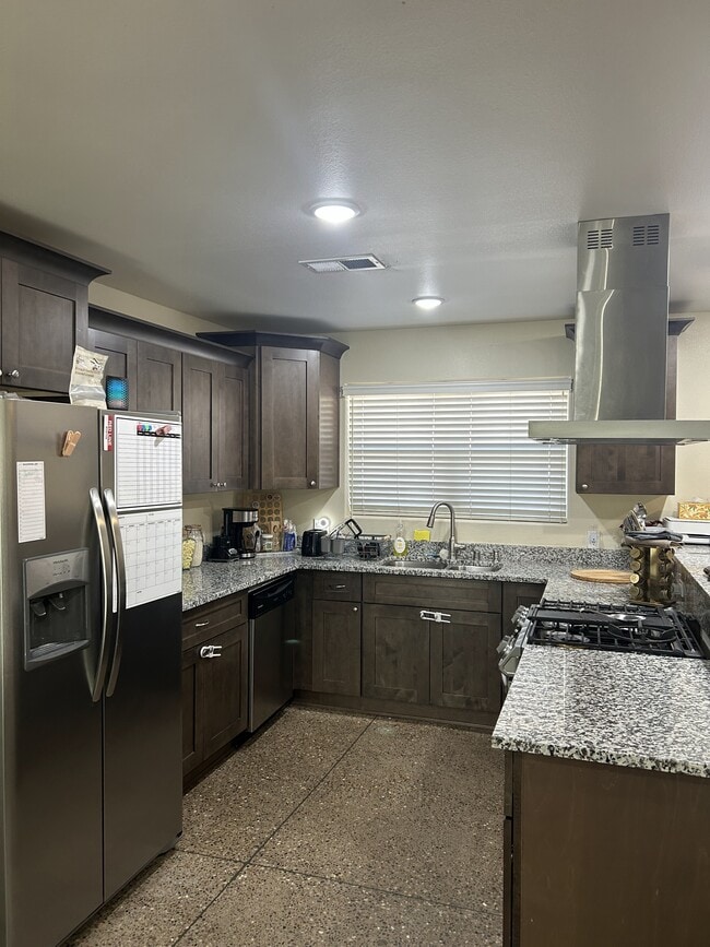 221 Veranda Rd NW, Unit Apt B