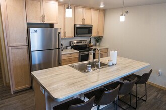 455 Century Pl, Unit 215 in Onalaska, WI - Foto de edificio - Building Photo